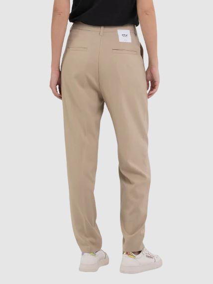 CARROT FIT TROUSERS IN TWILL