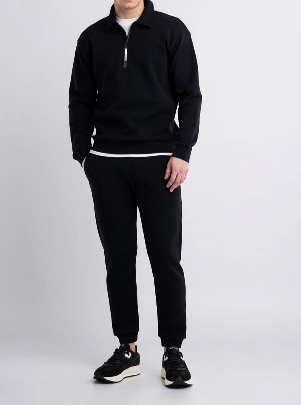 HALF ZIPPER SWEATSHIRT