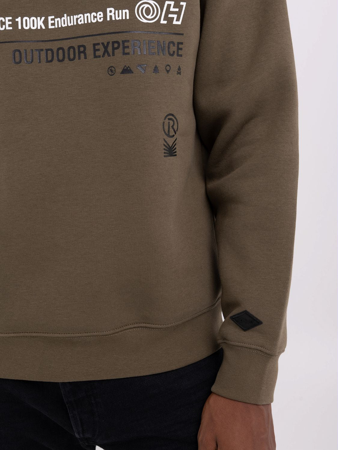 CREWNECK SWEATSHIRT WITH OUTDOOR PRINT