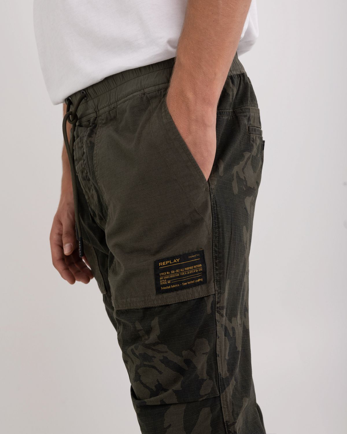 JOGGER TROUSERS IN CAMOUFLAGE RIPSTOP COTTON